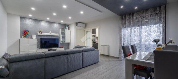 2 bedrooms Apartment in Carpi, Italy No. 17297 3