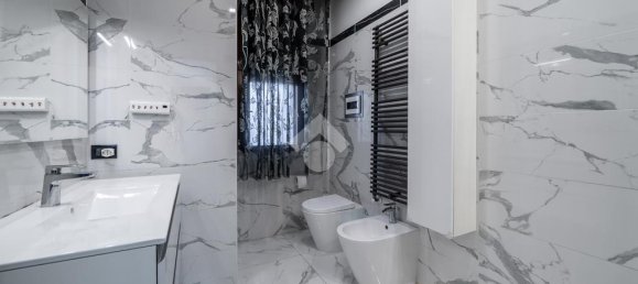 2 bedrooms Apartment in Carpi, Italy No. 17297 7