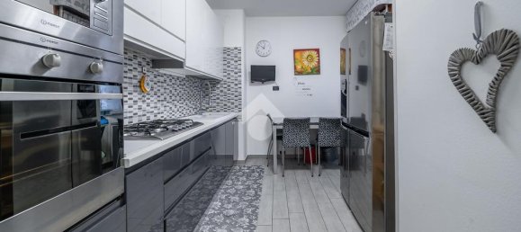 2 bedrooms Apartment in Carpi, Italy No. 17297 5