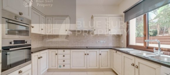 Вилла с 4 спальнями в Паралимни, Аммохостос, Кипр № 9217 8