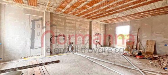 4 rooms Duplex in Teverola, Italy No. 171136 10