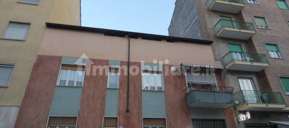 2 bedrooms Apartment in Turin, Italy No. 47624 2