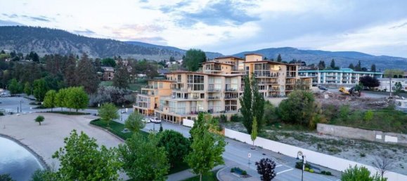 2 bedrooms Condo in British Columbia, Canada No. 1224 2