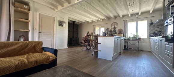 3 bedrooms House in Saint-Simon, France No. 44695 6