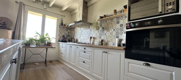 3 bedrooms House in Saint-Simon, France No. 44695 8