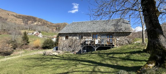 3 bedrooms House in Saint-Simon, France No. 44695 3