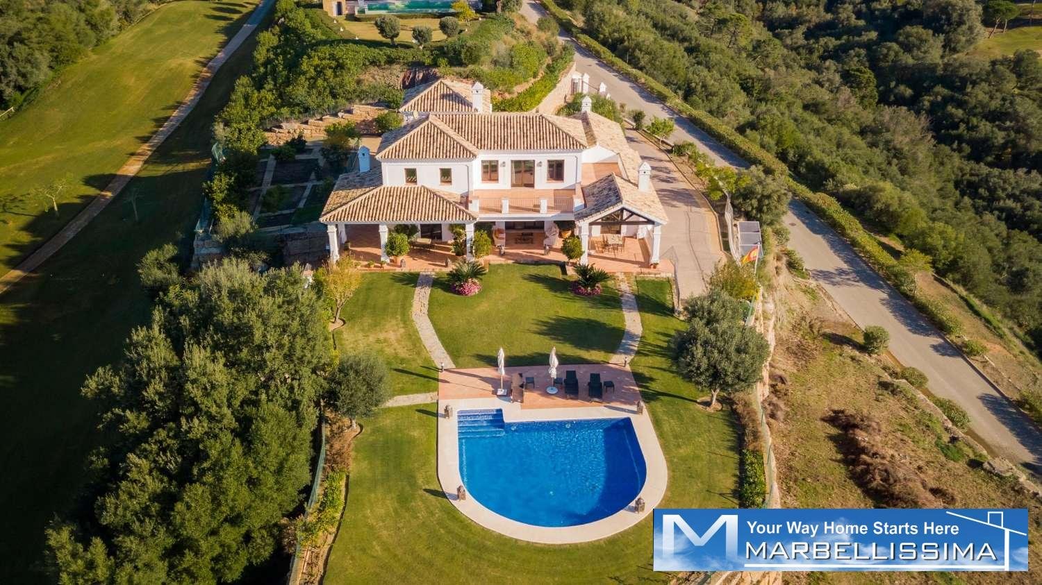 5 bedrooms Villa in Malaga, Spain No. 102948