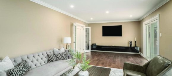 5 bedrooms House in Mississauga, Canada No. 896 9