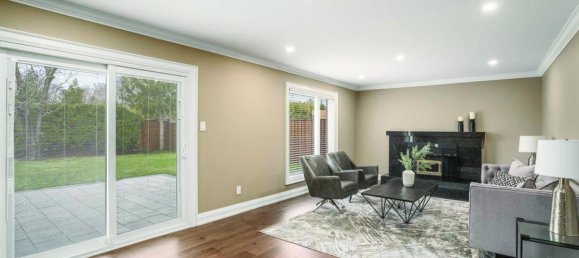 5 bedrooms House in Mississauga, Canada No. 896 8