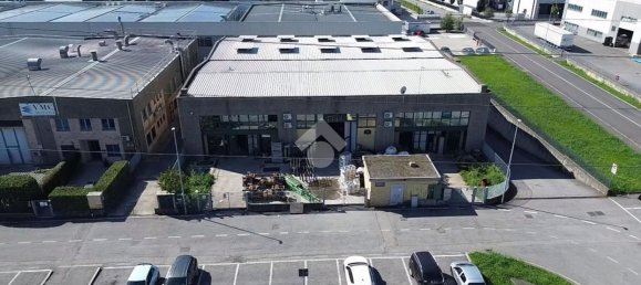 Entrepôt à Chiuduno, Italy 2550m² No. 364733 24