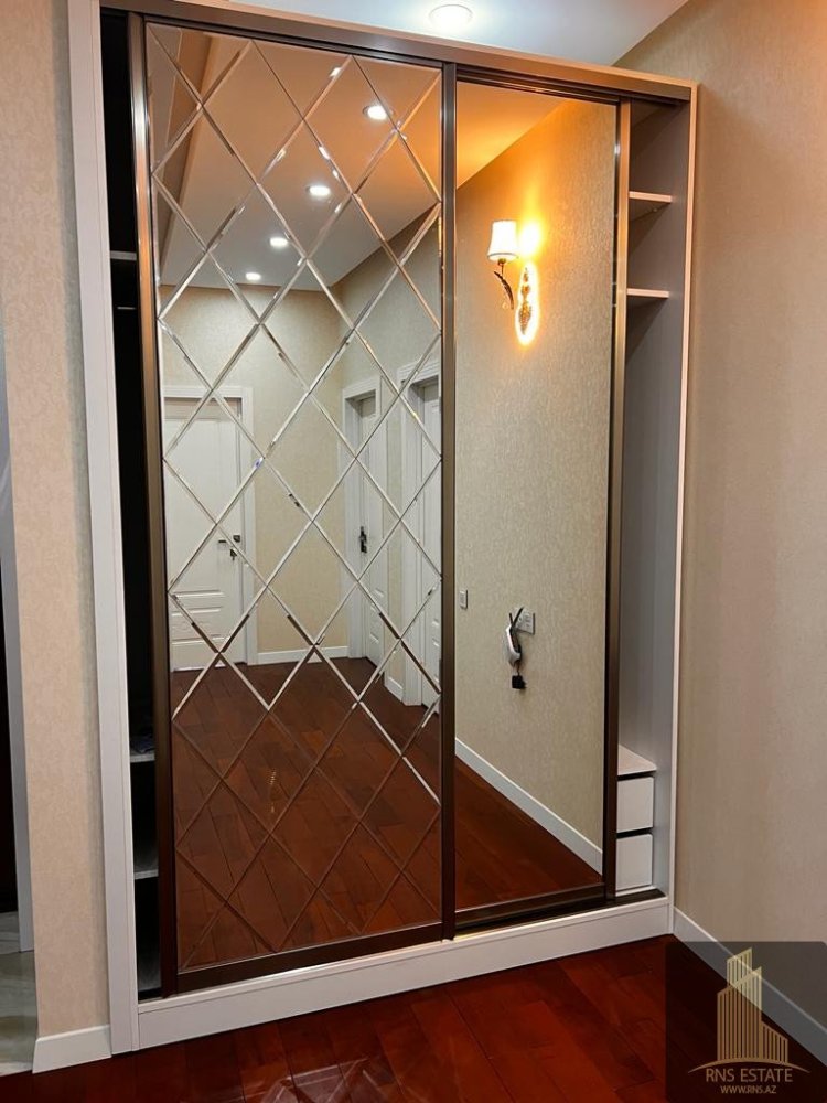 3 bedrooms Apartment in Yasamal, Azerbaijan No. 2024