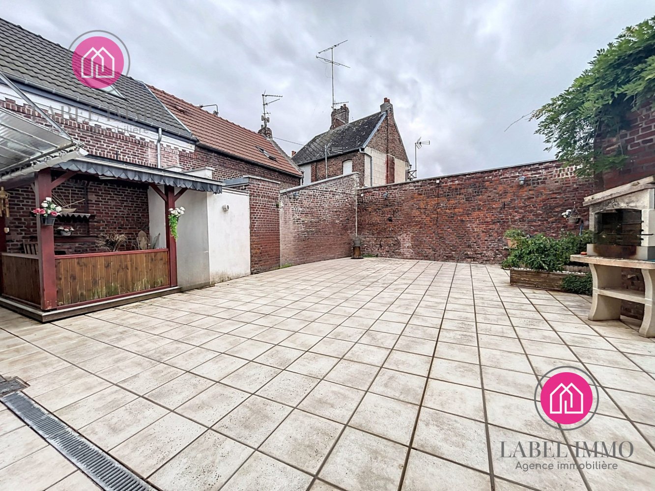 Casa de 4 dormitorios en Raillencourt-Sainte-Olle, France No. 246132