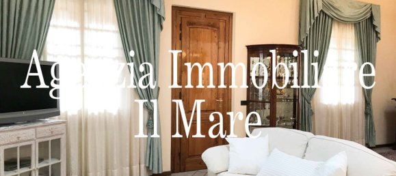 3 bedrooms Villa in Camaiore, Italy No. 169231 11