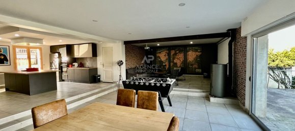 5 bedrooms House in Pontoise, France No. 128018 4