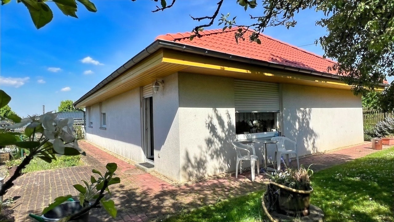 4-salle Bungalow à Burgenlandkreis, Germany No. 69155