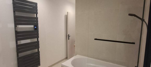 3 Schlafzimmer Wohnung in La Seyne-sur-Mer, France, Nr. 326981 3