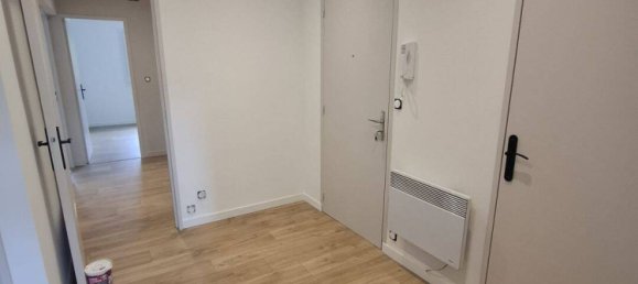 3 Schlafzimmer Wohnung in La Seyne-sur-Mer, France, Nr. 326981 8