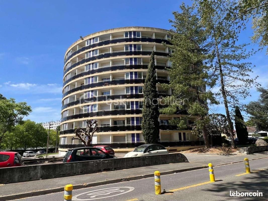 Studio in Toulouse, France No. 335515