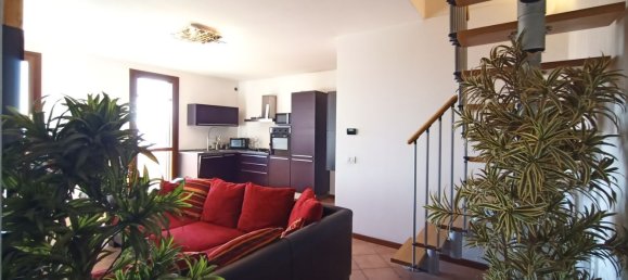 3-Zimmer Doppelhaus in San Prospero, Italy, Nr. 18762 8