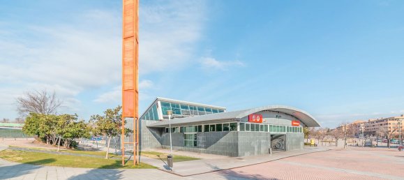 Apartamento de 3 dormitorios en Alcobendas, Spain No. 182377 23