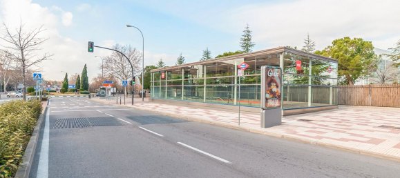 Apartamento de 3 dormitorios en Alcobendas, Spain No. 182377 25