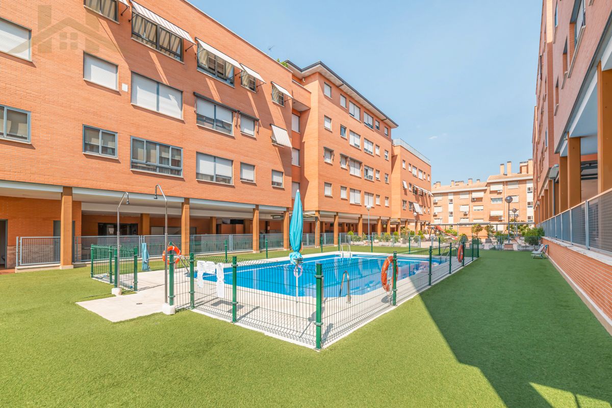Apartamento de 3 dormitorios en Alcobendas, Spain No. 182377