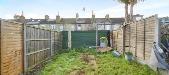 2 bedrooms House in East Ham, United Kingdom No. 11434 24