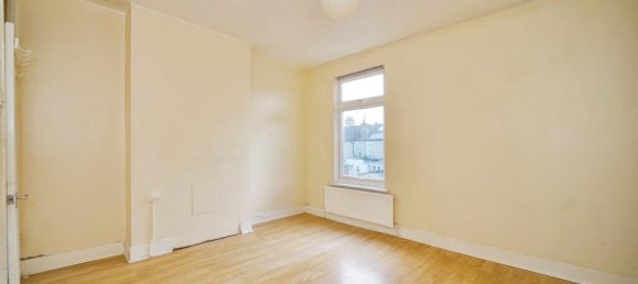 2 bedrooms House in East Ham, United Kingdom No. 11434 12