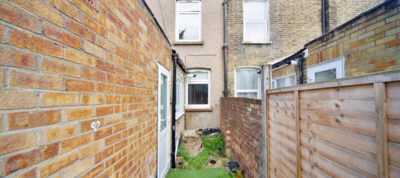 2 bedrooms House in East Ham, United Kingdom No. 11434 26