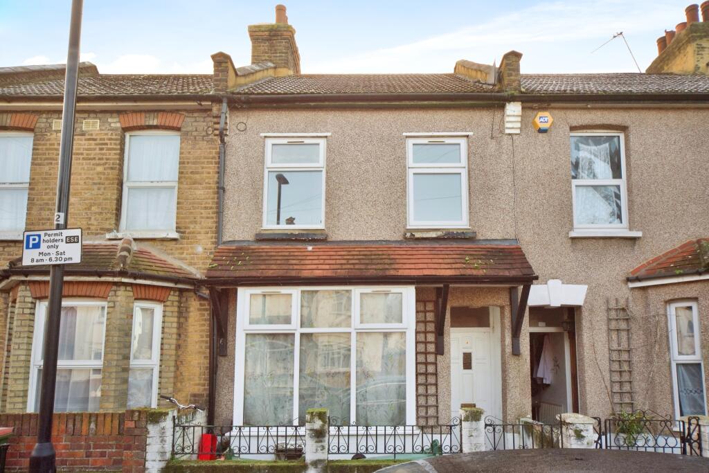 2 bedrooms House in East Ham, United Kingdom No. 11434