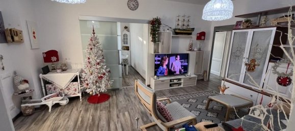 6 rooms Apartment in Cecina, Italy No. 82852 4