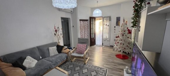 6 rooms Apartment in Cecina, Italy No. 82852 3