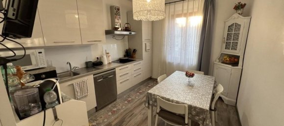 6 rooms Apartment in Cecina, Italy No. 82852 8