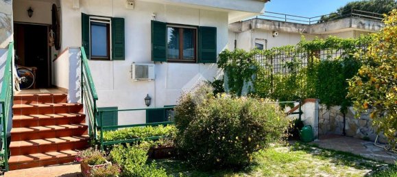 7 rooms House in Pozzuoli, Italy No. 23853 4