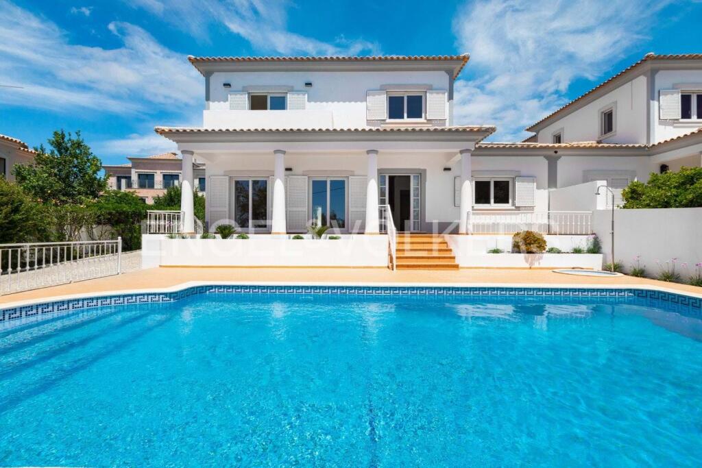 4 Schlafzimmer Villa in Almancil, Portugal, Nr. 123813