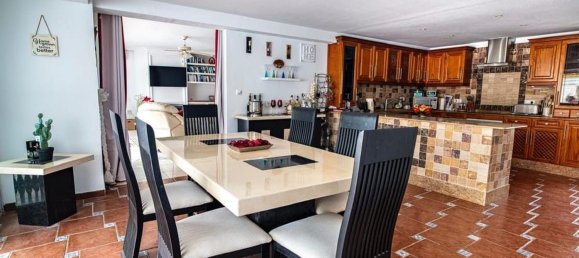 4 bedrooms Villa in Alicante, Spain No. 148875 10