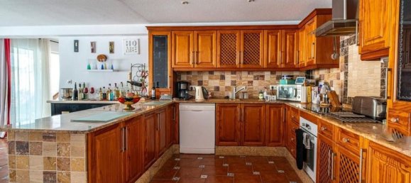 4 bedrooms Villa in Alicante, Spain No. 148875 11