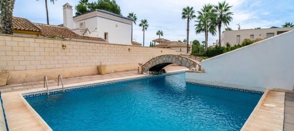 4 bedrooms Villa in Alicante, Spain No. 148875 3