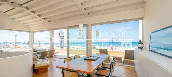 3 bedrooms Penthouse in Viareggio, Italy No. 270577 16