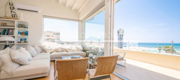 3 bedrooms Penthouse in Viareggio, Italy No. 270577 7