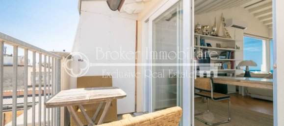 3 bedrooms Penthouse in Viareggio, Italy No. 270577 4