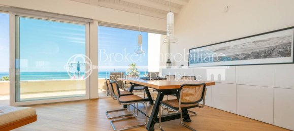 3 bedrooms Penthouse in Viareggio, Italy No. 270577 17