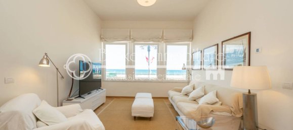 3 bedrooms Penthouse in Viareggio, Italy No. 270577 24