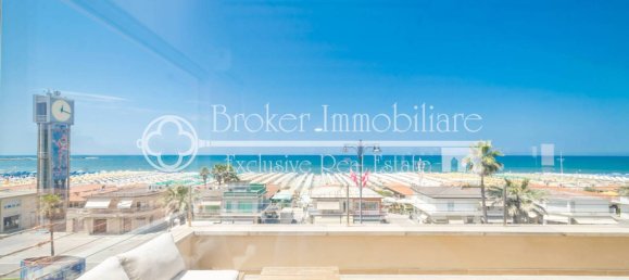 3 bedrooms Penthouse in Viareggio, Italy No. 270577 11