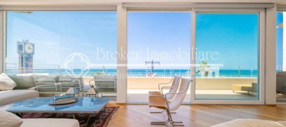 3 bedrooms Penthouse in Viareggio, Italy No. 270577 8