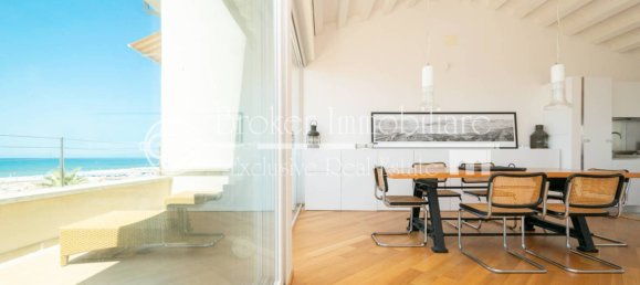 3 bedrooms Penthouse in Viareggio, Italy No. 270577 13