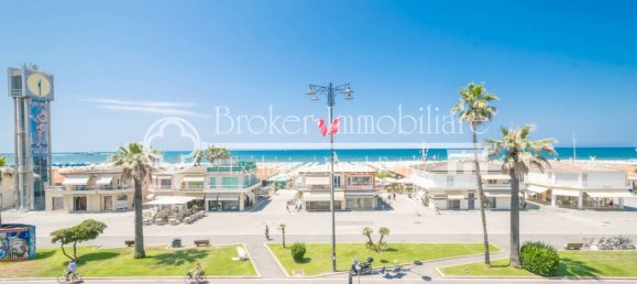 3 bedrooms Penthouse in Viareggio, Italy No. 270577 28