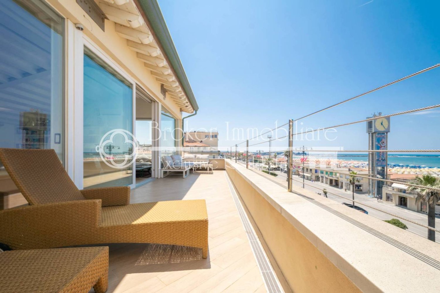 3 bedrooms Penthouse in Viareggio, Italy No. 270577