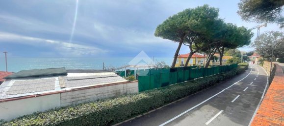 1 room Commercial property in Sanremo, Italy No. 212425 11