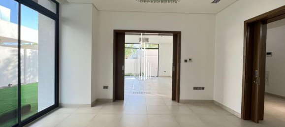 5 bedrooms Villa in Yas Island, UAE No. 39250 18